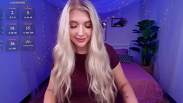 Snapshot of Evacadooo chatting on 07/05/26, 03:13 Evacadooo online show from 07/05/26, 03:13