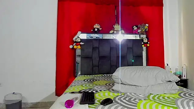 Snapshot of chloe_vasquez710 chatting on 01/06/25, 07:35 chloe vasquez710 online show from 01/06/25, 07:35