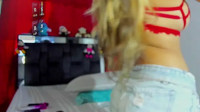 Snapshot of chloe_vasquez710 chatting on 02/13/25, 01:15 chloe vasquez710 online show from 02/13/25, 01:15