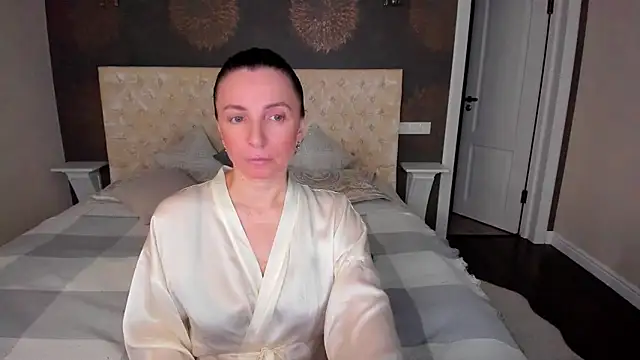 Snapshot of AllisonWilliams chatting on 12/13/24, 06:16 AllisonWilliams online show from 12/13/24, 06:16