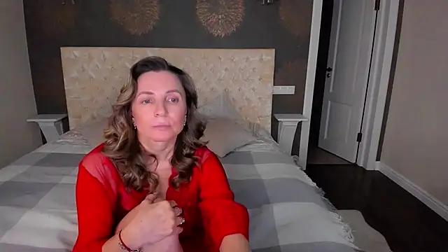 Snapshot of AllisonWilliams chatting on 12/15/24, 06:26 AllisonWilliams online show from 12/15/24, 06:26