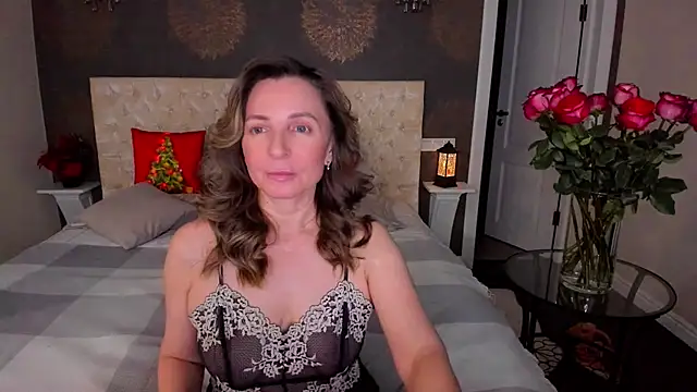 Snapshot of AllisonWilliams chatting on 12/26/24, 06:54 AllisonWilliams online show from 12/26/24, 06:54