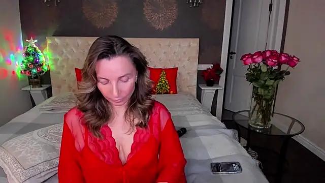 Snapshot of AllisonWilliams chatting on 01/01/25, 08:37 AllisonWilliams online show from 01/01/25, 08:37