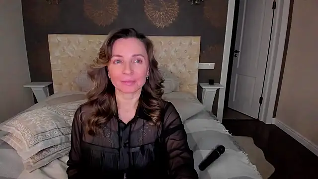 Snapshot of AllisonWilliams chatting on 01/25/25, 08:42 AllisonWilliams online show from 01/25/25, 08:42