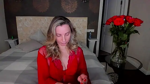 Snapshot of AllisonWilliams chatting on 02/15/25, 04:23 AllisonWilliams online show from 02/15/25, 04:23