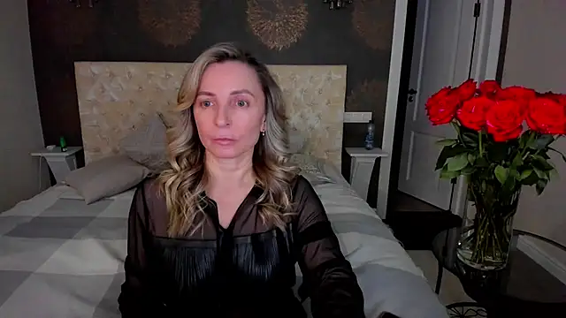 Snapshot of AllisonWilliams chatting on 02/17/25, 05:53 AllisonWilliams online show from 02/17/25, 05:53