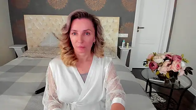 Snapshot of AllisonWilliams chatting on 09/08/25, 03:55 AllisonWilliams online show from 09/08/25, 03:55