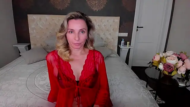 Snapshot of AllisonWilliams chatting on 09/09/25, 04:39 AllisonWilliams online show from 09/09/25, 04:39