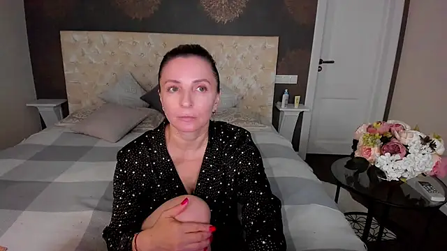 Snapshot of AllisonWilliams chatting on 09/23/25, 06:00 AllisonWilliams online show from 09/23/25, 06:00