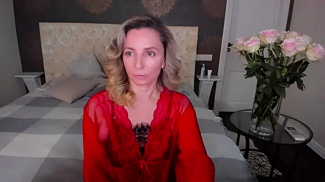 Snapshot of AllisonWilliams chatting on 10/02/25, 05:31 AllisonWilliams online show from 10/02/25, 05:31