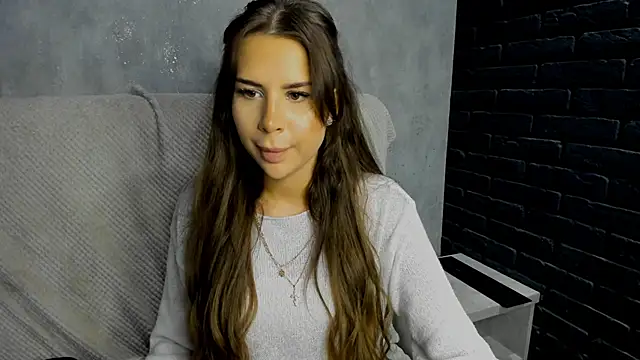 Snapshot of SuraMune chatting on 03/18/26, 06:33 SuraMune online show from 03/18/26, 06:33