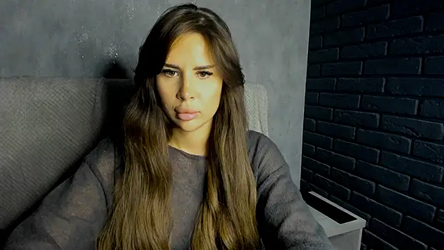 Snapshot of SuraMune chatting on 03/24/26, 01:27 SuraMune online show from 03/24/26, 01:27