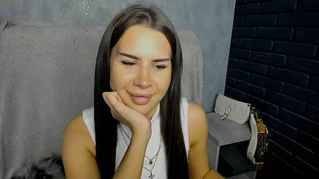 Snapshot of SuraMune chatting on 04/15/26, 02:57 SuraMune online show from 04/15/26, 02:57