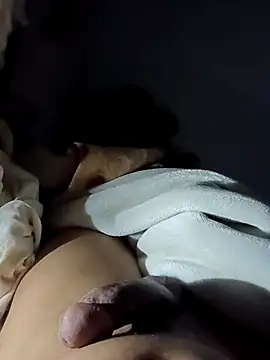 Snapshot of 7awikabb chatting on 10/05/25, 10:24 7awikabb online show from 10/05/25, 10:24