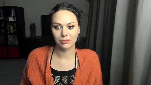 MollyCheiz online show from 12/10/24, 02:05