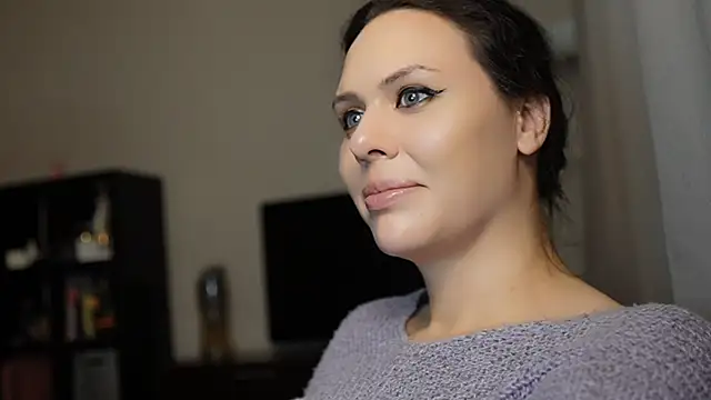 MollyCheiz online show from 12/14/24, 01:39