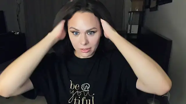 MollyCheiz online show from 09/11/25, 10:32