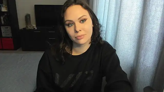 MollyCheiz online show from 10/19/25, 09:10