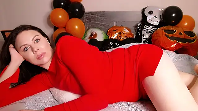 MollyCheiz online show from 10/31/25, 04:30