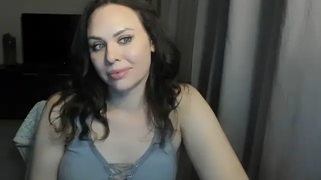 MollyCheiz online show from 04/15/26, 08:09