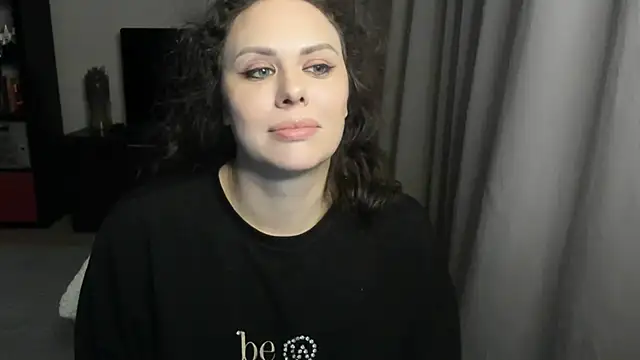Snapshot of MollyCheiz chatting on 05/27/26, 09:01 MollyCheiz online show from 05/27/26, 09:01