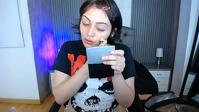 honney dark online show from 12/17/24, 03:50