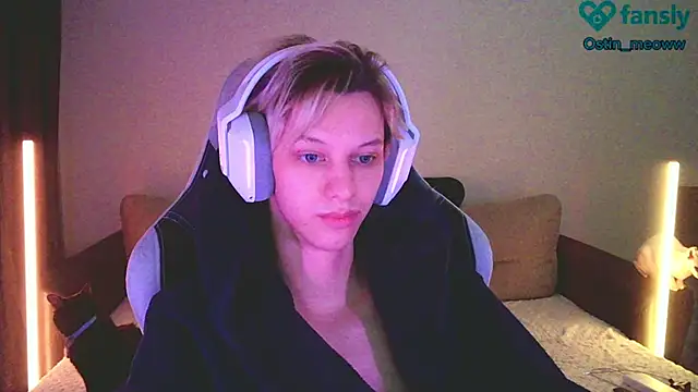 Ostin meow online show from 02/24/25, 01:21