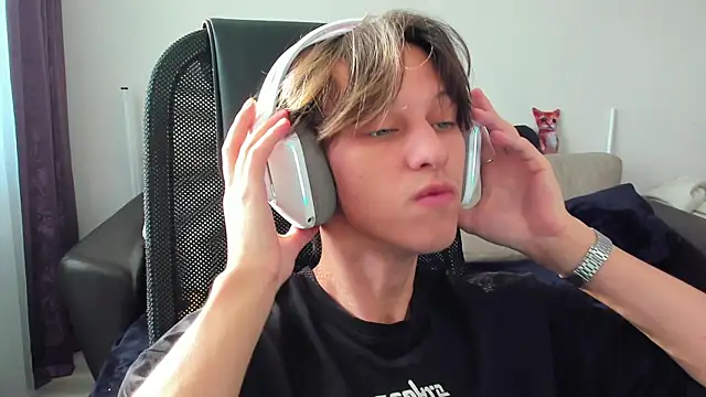 Ostin meow online show from 09/27/25, 11:04