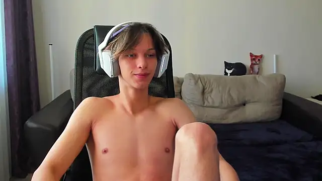 Ostin meow online show from 10/21/25, 10:27