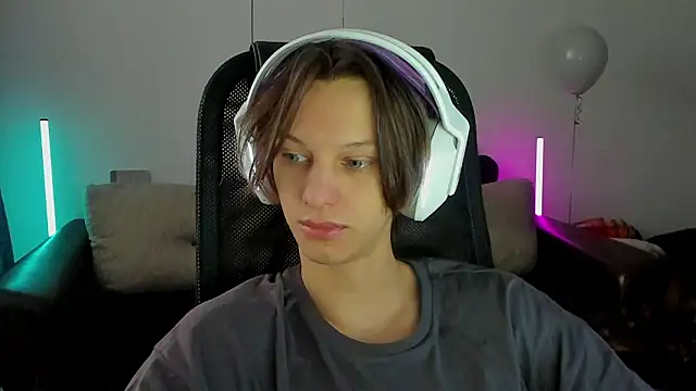 Snapshot of Ostin_meow chatting on 01/17/26, 10:20 Ostin meow online show from 01/17/26, 10:20