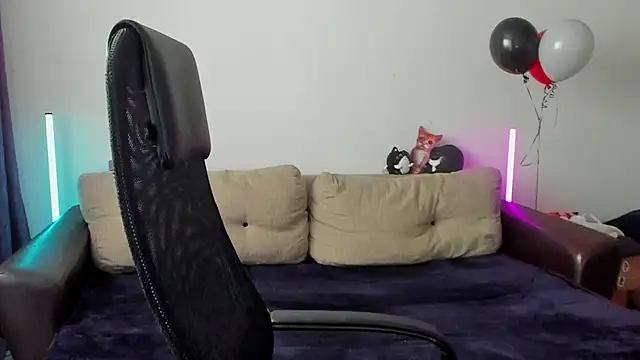 Snapshot of Ostin_meow chatting on 01/19/26, 04:49 Ostin meow online show from 01/19/26, 04:49