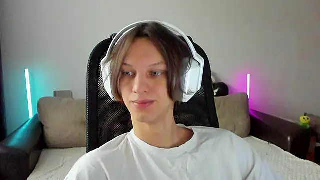 Snapshot of Ostin_meow chatting on 02/10/26, 07:01 Ostin meow online show from 02/10/26, 07:01