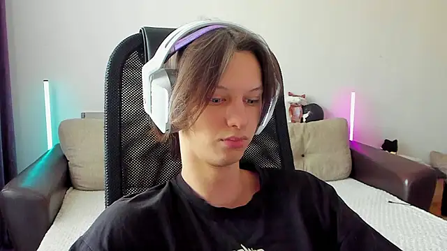 Snapshot of Ostin_meow chatting on 02/12/26, 04:29 Ostin meow online show from 02/12/26, 04:29