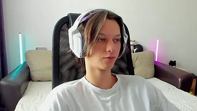 Snapshot of Ostin_meow chatting on 02/13/26, 05:14 Ostin meow online show from 02/13/26, 05:14