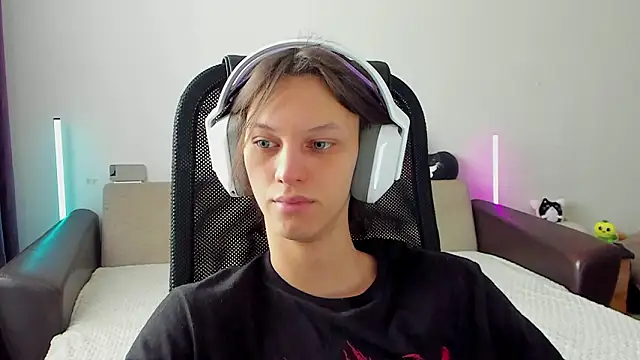 Snapshot of Ostin_meow chatting on 02/14/26, 07:38 Ostin meow online show from 02/14/26, 07:38