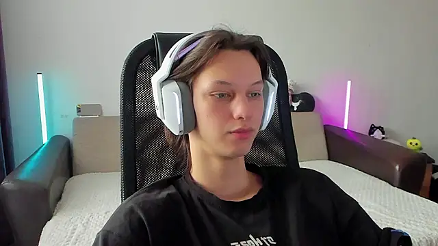 Snapshot of Ostin_meow chatting on 02/17/26, 08:55 Ostin meow online show from 02/17/26, 08:55