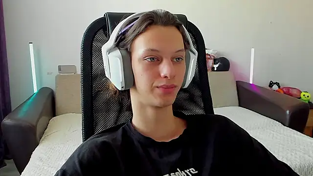 Snapshot of Ostin_meow chatting on 02/20/26, 05:15 Ostin meow online show from 02/20/26, 05:15