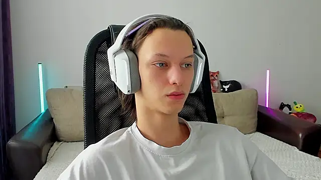 Snapshot of Ostin_meow chatting on 02/23/26, 07:50 Ostin meow online show from 02/23/26, 07:50