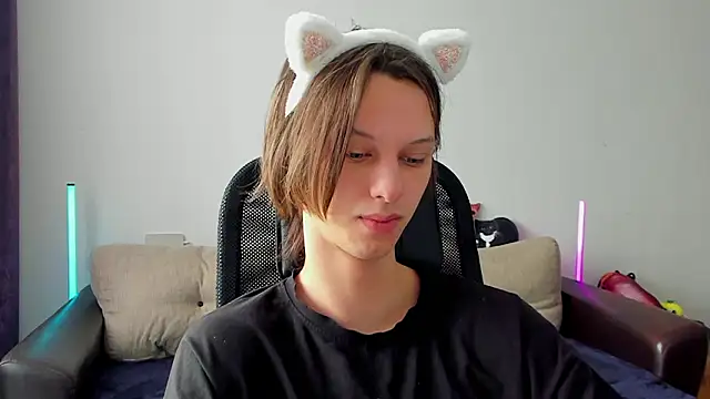 Snapshot of Ostin_meow chatting on 03/06/26, 08:44 Ostin meow online show from 03/06/26, 08:44