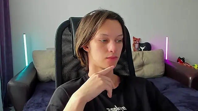 Snapshot of Ostin_meow chatting on 03/07/26, 10:12 Ostin meow online show from 03/07/26, 10:12