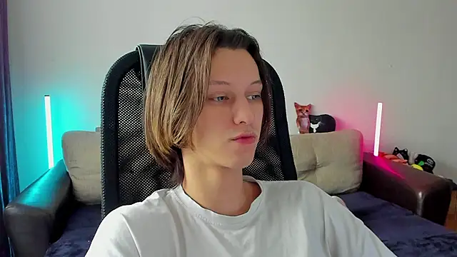 Snapshot of Ostin_meow chatting on 03/20/26, 06:40 Ostin meow online show from 03/20/26, 06:40