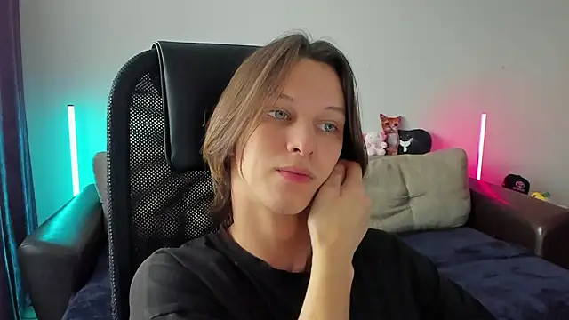 Snapshot of Ostin_meow chatting on 03/23/26, 02:26 Ostin meow online show from 03/23/26, 02:26