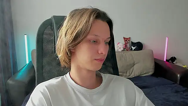 Snapshot of Ostin_meow chatting on 04/09/26, 10:42 Ostin meow online show from 04/09/26, 10:42