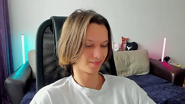 Snapshot of Ostin_meow chatting on 04/11/26, 09:46 Ostin meow online show from 04/11/26, 09:46