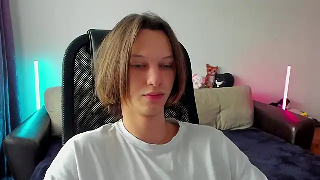 Snapshot of Ostin_meow chatting on 04/12/26, 10:31 Ostin meow online show from 04/12/26, 10:31