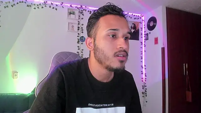 Raf brunette online show from 01/18/25, 12:04