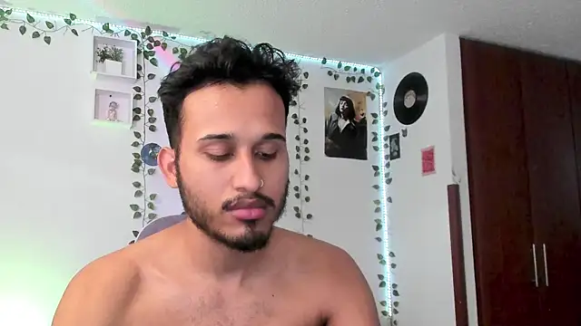 Raf brunette online show from 03/19/25, 01:18