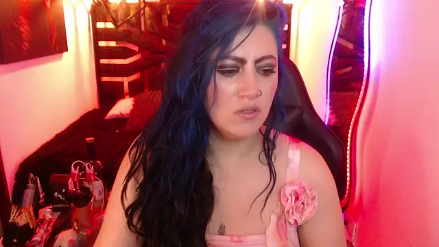 Snapshot of scarleth_blue chatting on 04/23/26, 03:19 scarleth blue online show from 04/23/26, 03:19