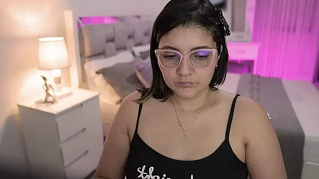 Snapshot of Camilaa_bueno chatting on 01/19/25, 03:08 Camilaa bueno online show from 01/19/25, 03:08