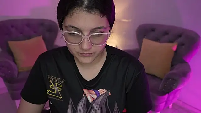 Snapshot of Camilaa_bueno chatting on 11/30/25, 01:31 Camilaa bueno online show from 11/30/25, 01:31